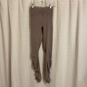 LULULEMON size 0 washes moon pink leggings